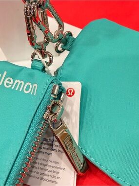 lululemon athletica Teal Zip Cosmetic Pouch